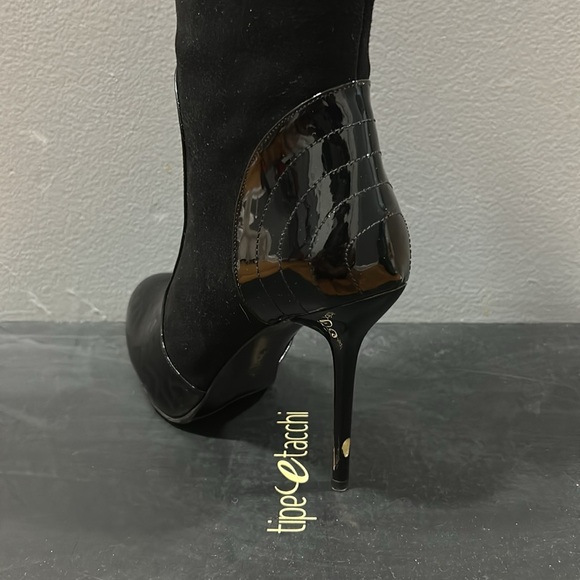 Booths - Picture 4 of 5